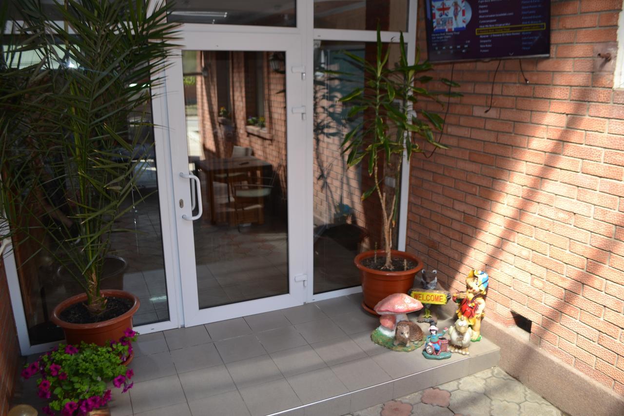 Like Home Hostel & Tours Тирасполь Экстерьер фото